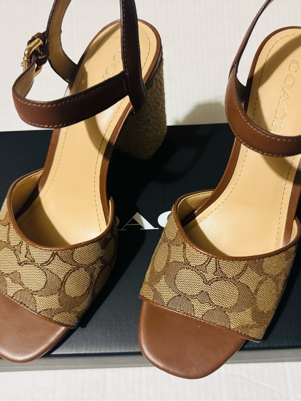 Coach Maddie Signature brown Canvas Slingback Sandals size 9.5 - Picture 12 of 16